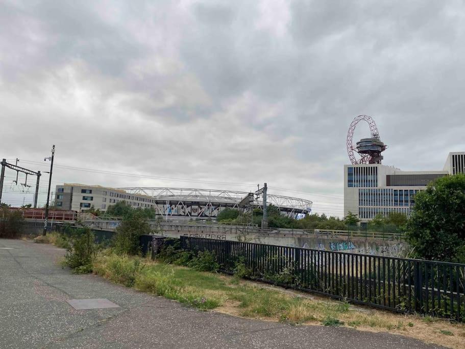 Canal-Flat Near Stratford International Station Apartment London Exterior photo
